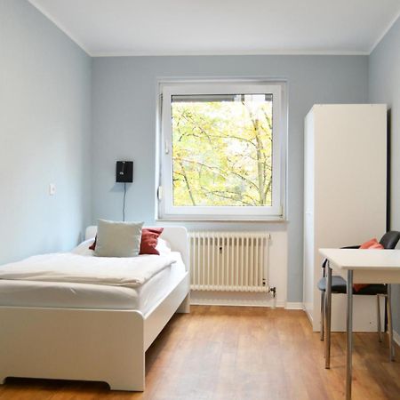 1, 2, Sleep Hostel Nuernberg Messe Exterior photo